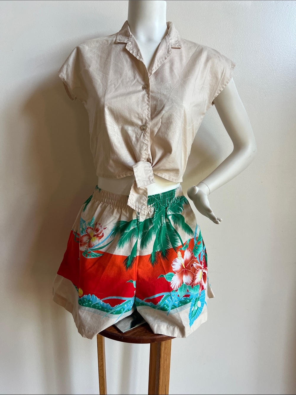 Hilo Hattie Tropical Set Floral Elastic-Waist Shorts and crop top coastal